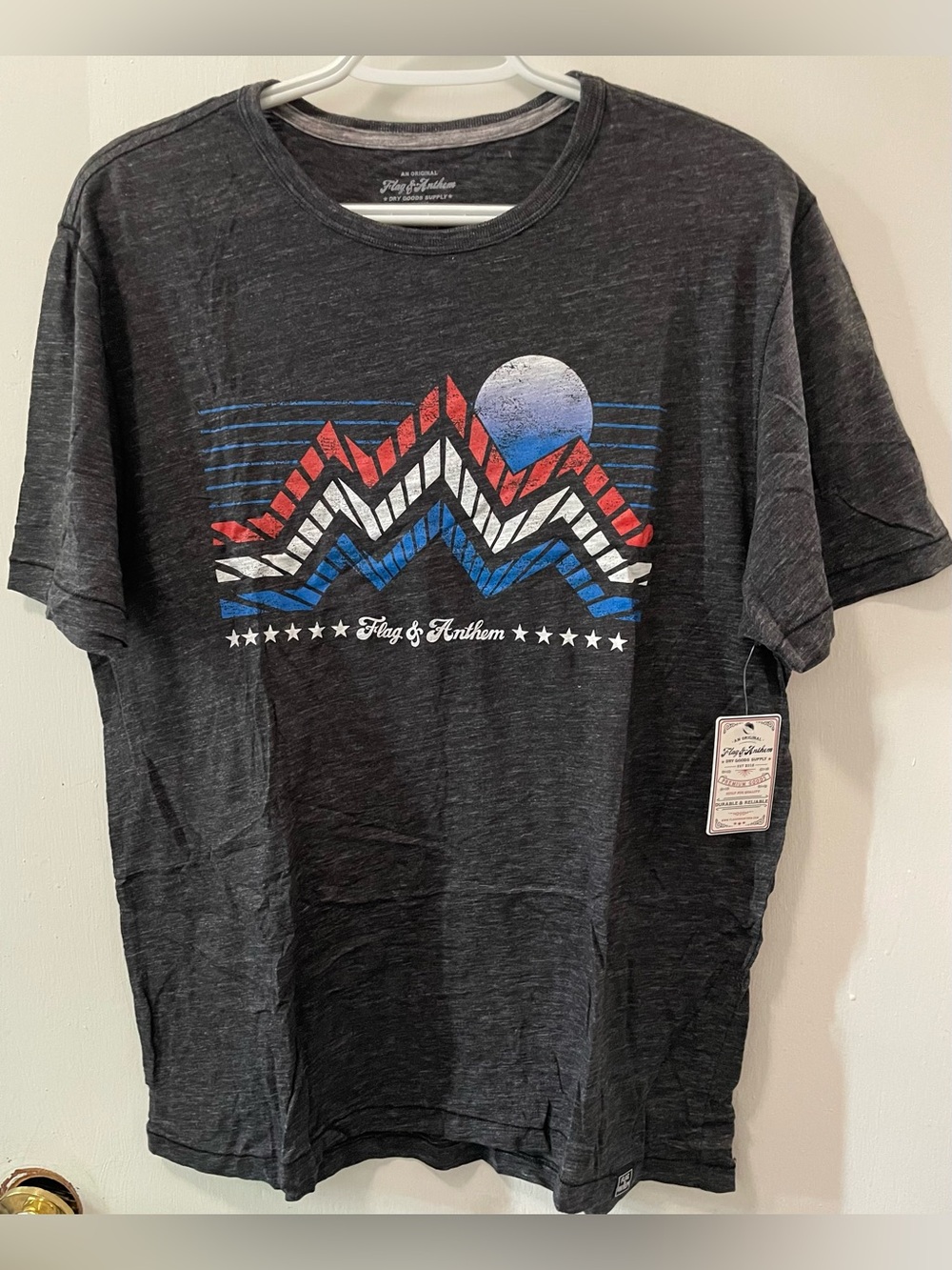 Flag & Anthem Men’s Black Heather Crew Neck Short Sleeve Graphic T-Shirt Medium